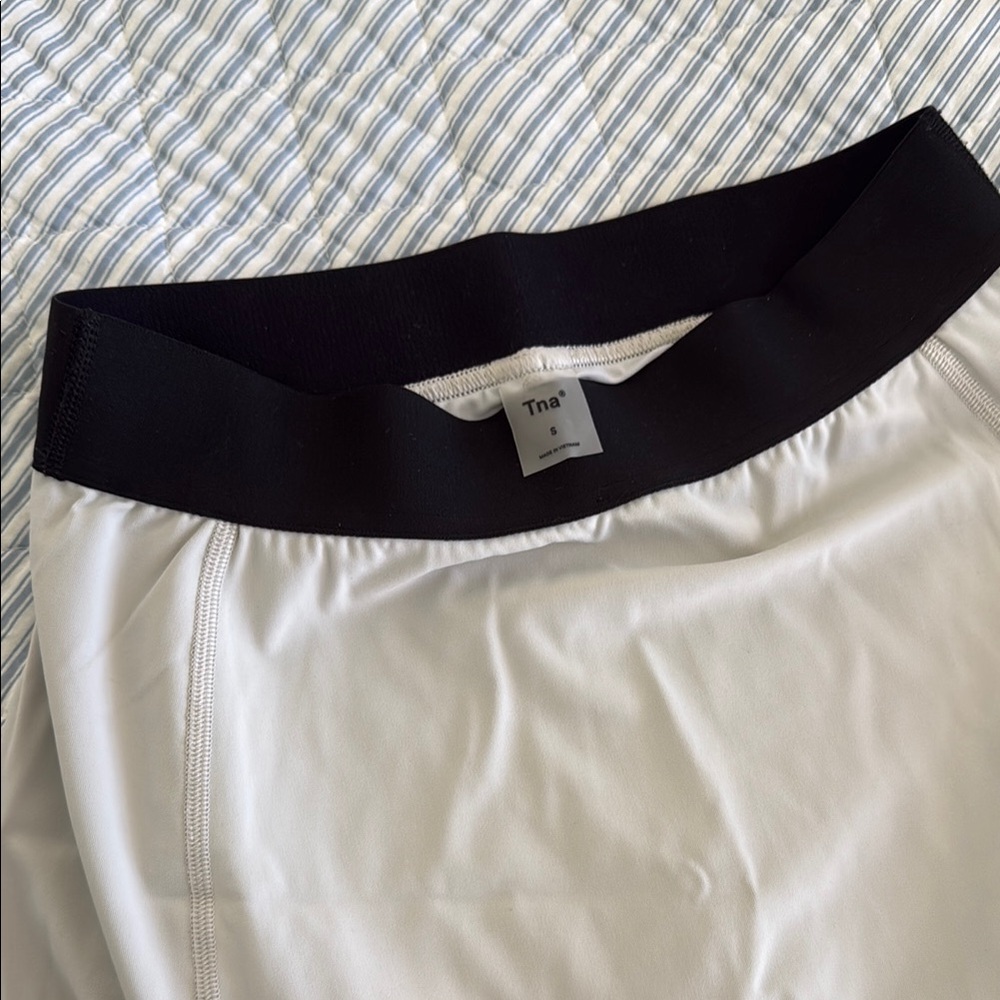 Aritzia TNA Powersculpt Court Micro Skirt